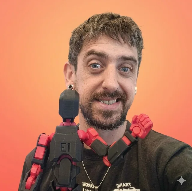Fernando Alcoba, diseñador y creador de KMORRA3D